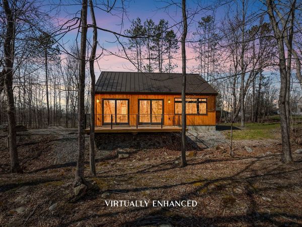 8 River Road, Detroit, ME 04929