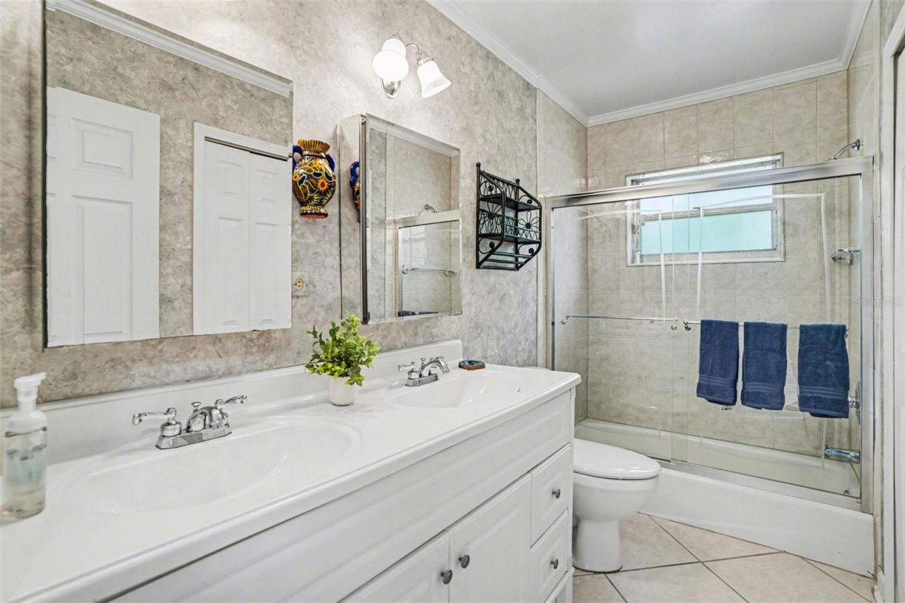 1350 Eckles Drive, Tampa, FL 33612 Photo