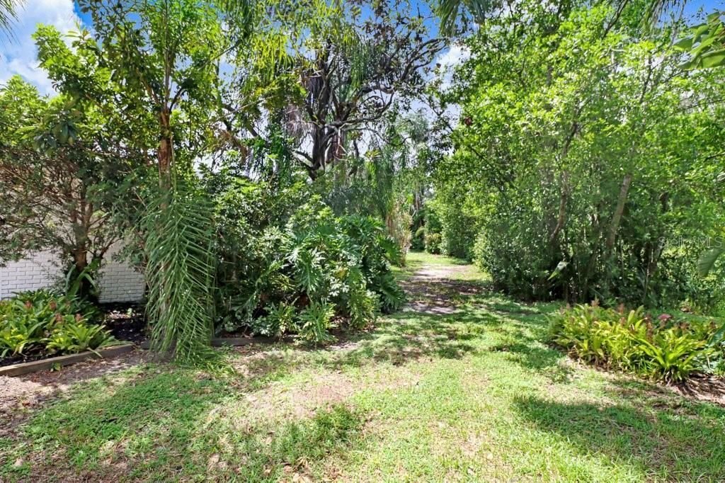 1350 Eckles Drive, Tampa, FL 33612 Photo
