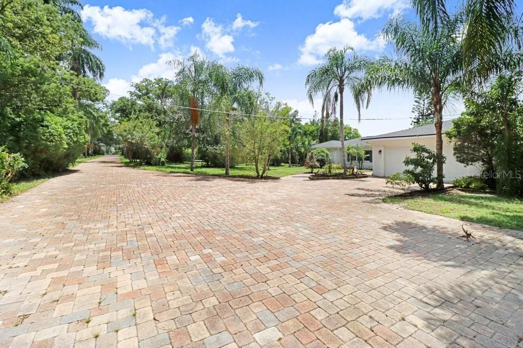 1350 Eckles Drive, Tampa, FL 33612 Photo