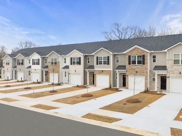 212 Kenmore Circle, Perry, GA 31069