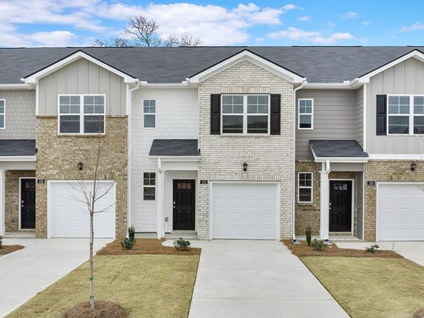 212 Kenmore Circle, Perry, GA 31069