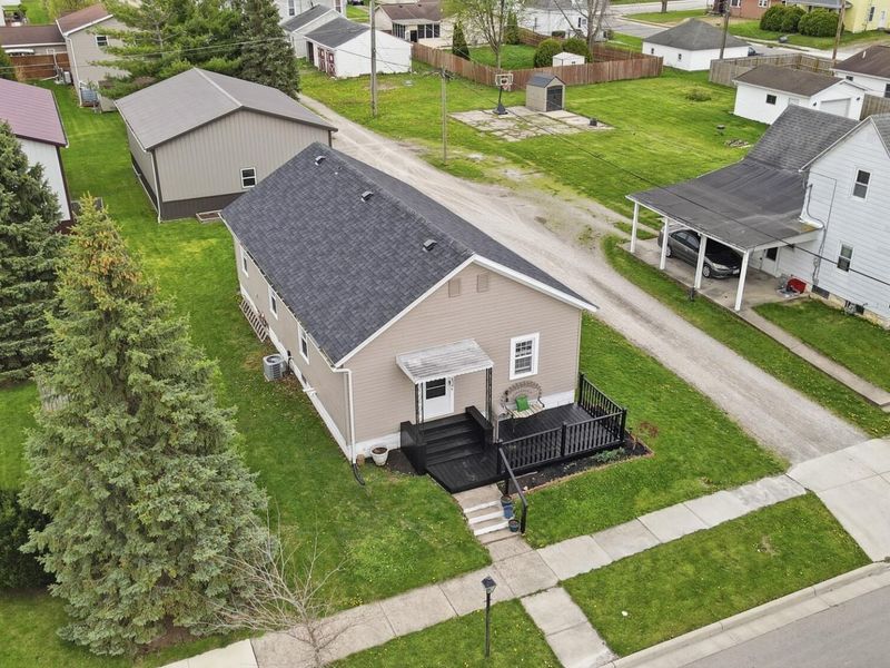 706 Buchanan Street, Wapakoneta, OH 45895 Photo 2