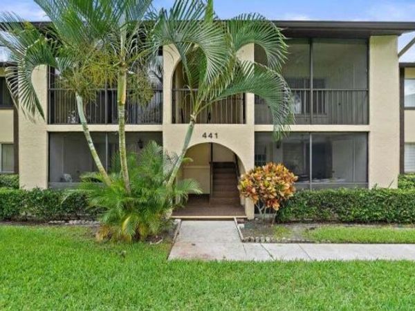 441 Pine Glen Lane, Unit D-2, Greenacres, FL 33463