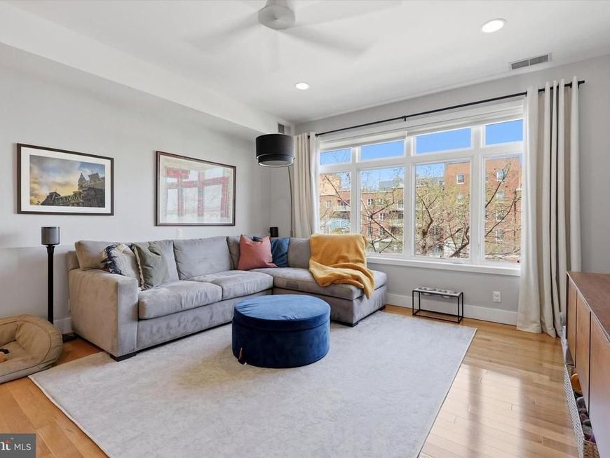 112 Market Street, Unit 3, Philadelphia, PA 19106 Main Photo