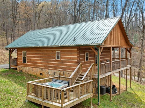 3393 Grand Country Drive, Cosby, TN 37722