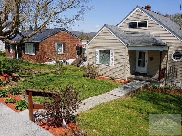 202 North State St, Athens, WV 24712