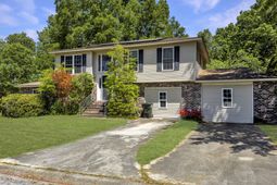 210 Kent Court photo 4