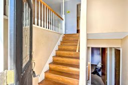 210 Kent Court photo 4