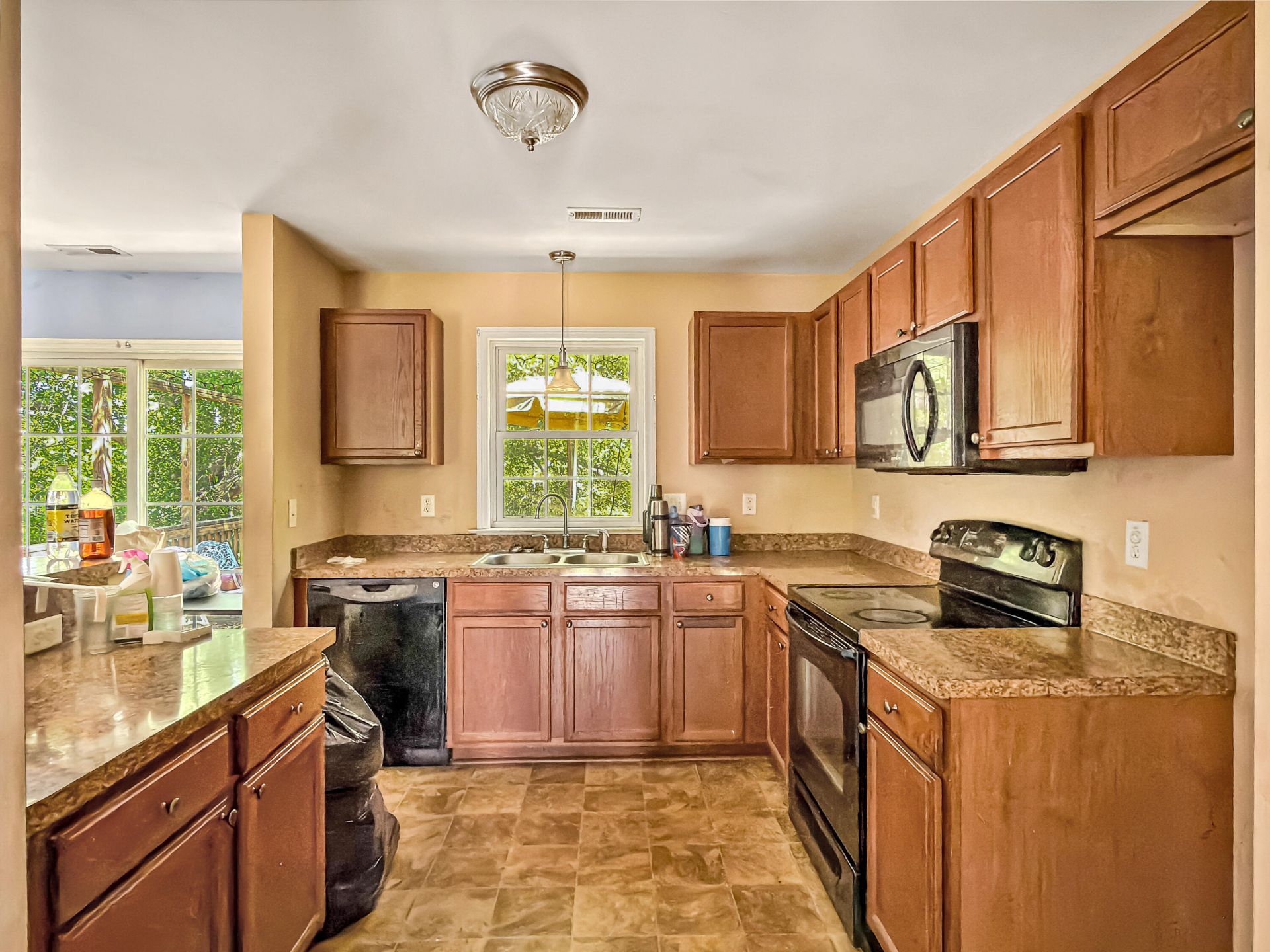 210 Kent Court Photo 5