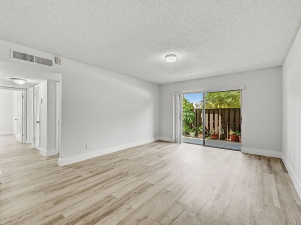 13730 SW 90th Avenue, Unit 15, Miami, FL 33176