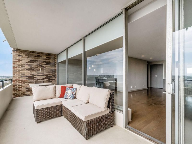 1000 Urlin Avenue, Unit 610, Columbus, OH 43212 Photo 3