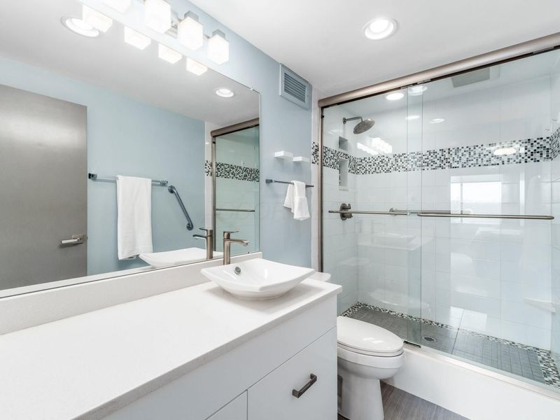 1000 Urlin Avenue, Unit 610, Columbus, OH 43212 Photo 32