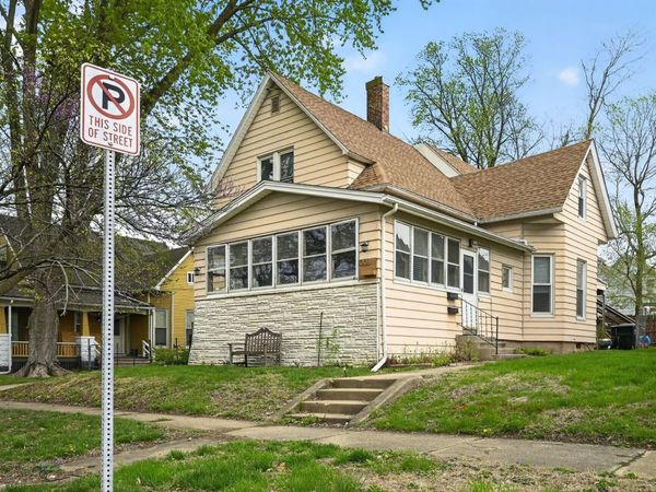 1003 N Lee Street , Bloomington, IL 61701