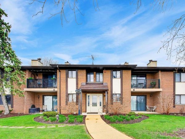 2221 WHARF Drive , Unit 208, Woodridge, IL 60517