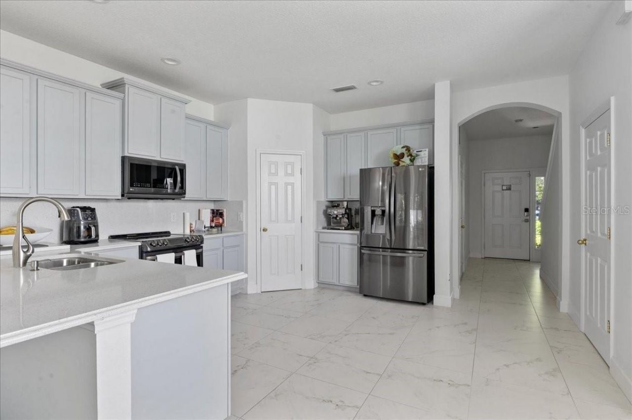 4445 Amberly Oaks Court, Tampa, FL 33614 Photo