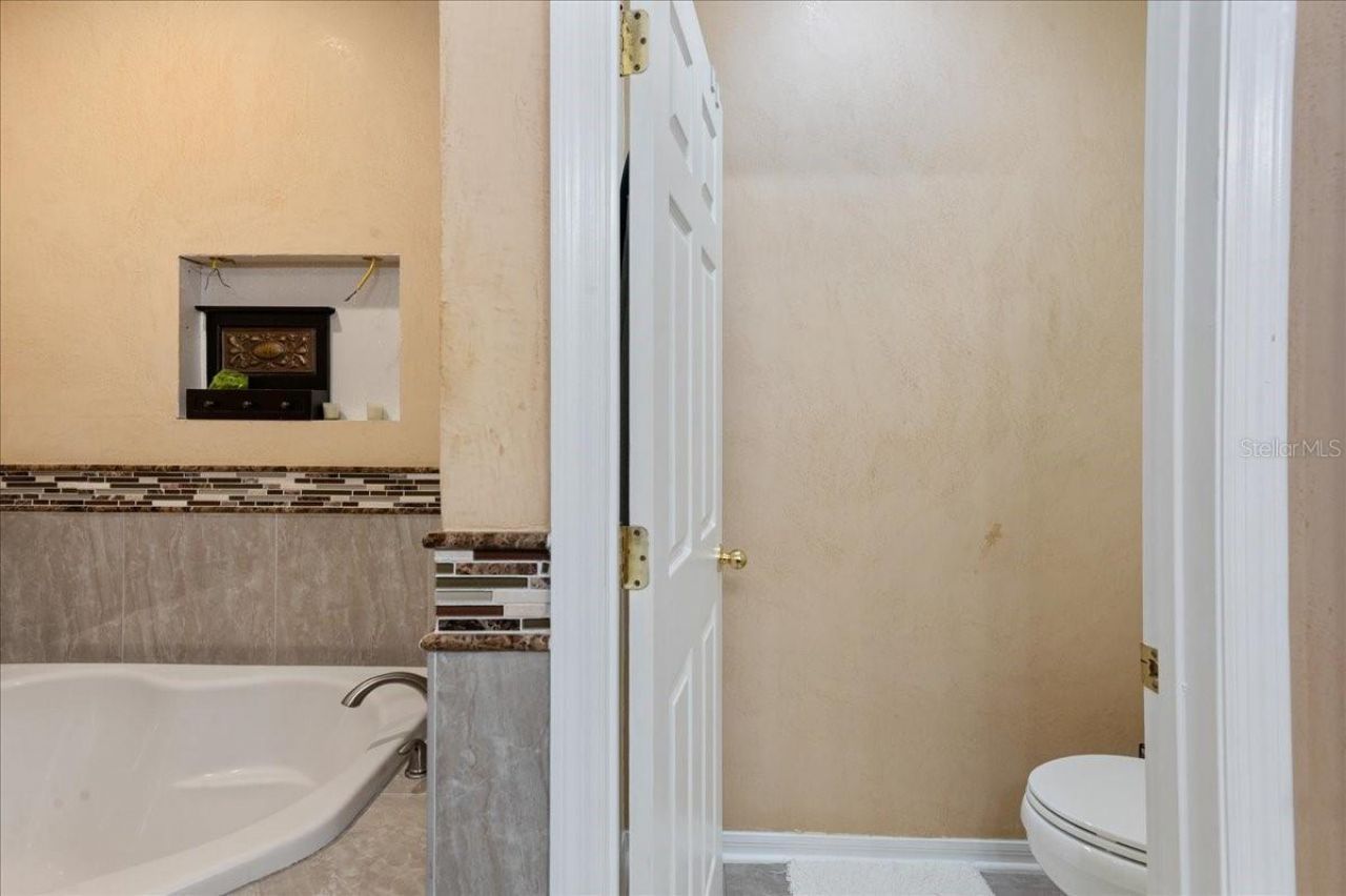 4445 Amberly Oaks Court, Tampa, FL 33614 Photo