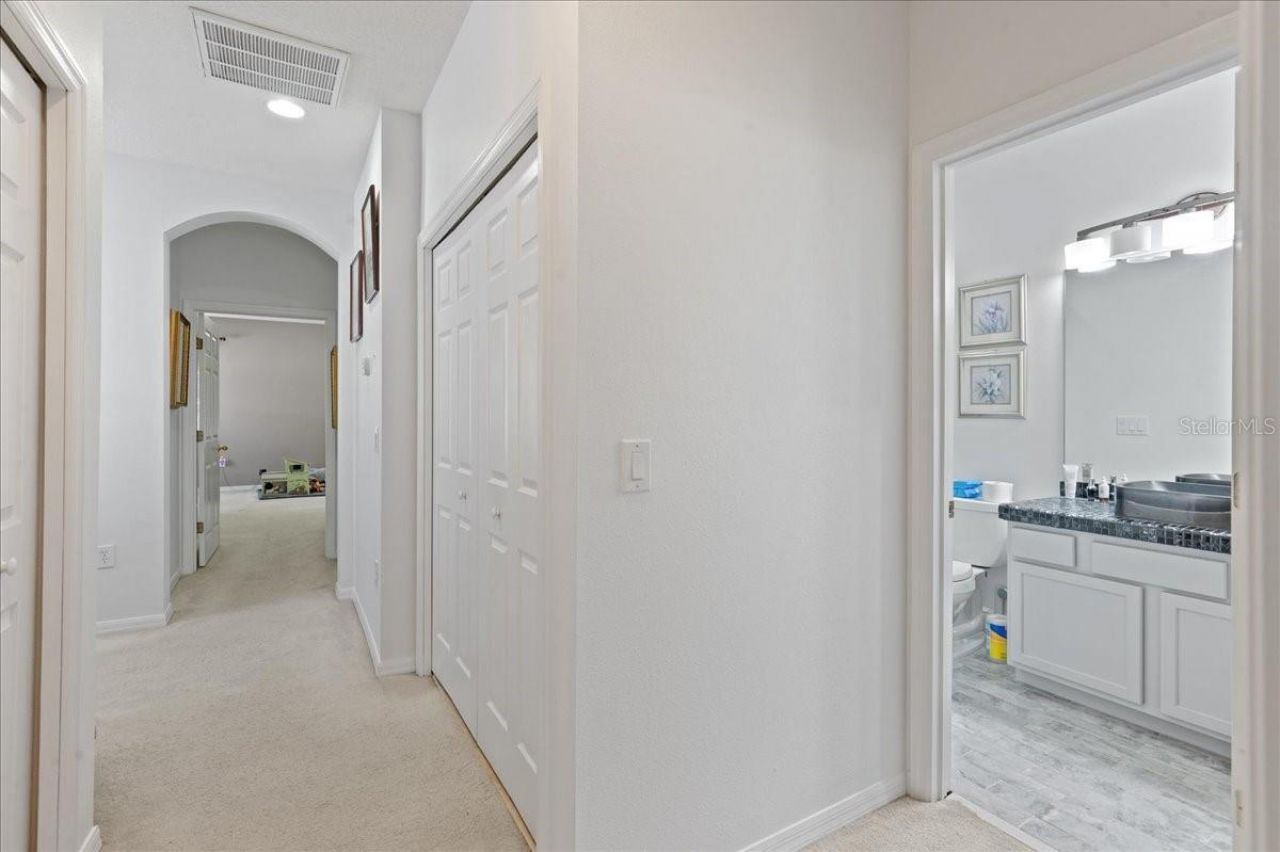 4445 Amberly Oaks Court, Tampa, FL 33614 Photo