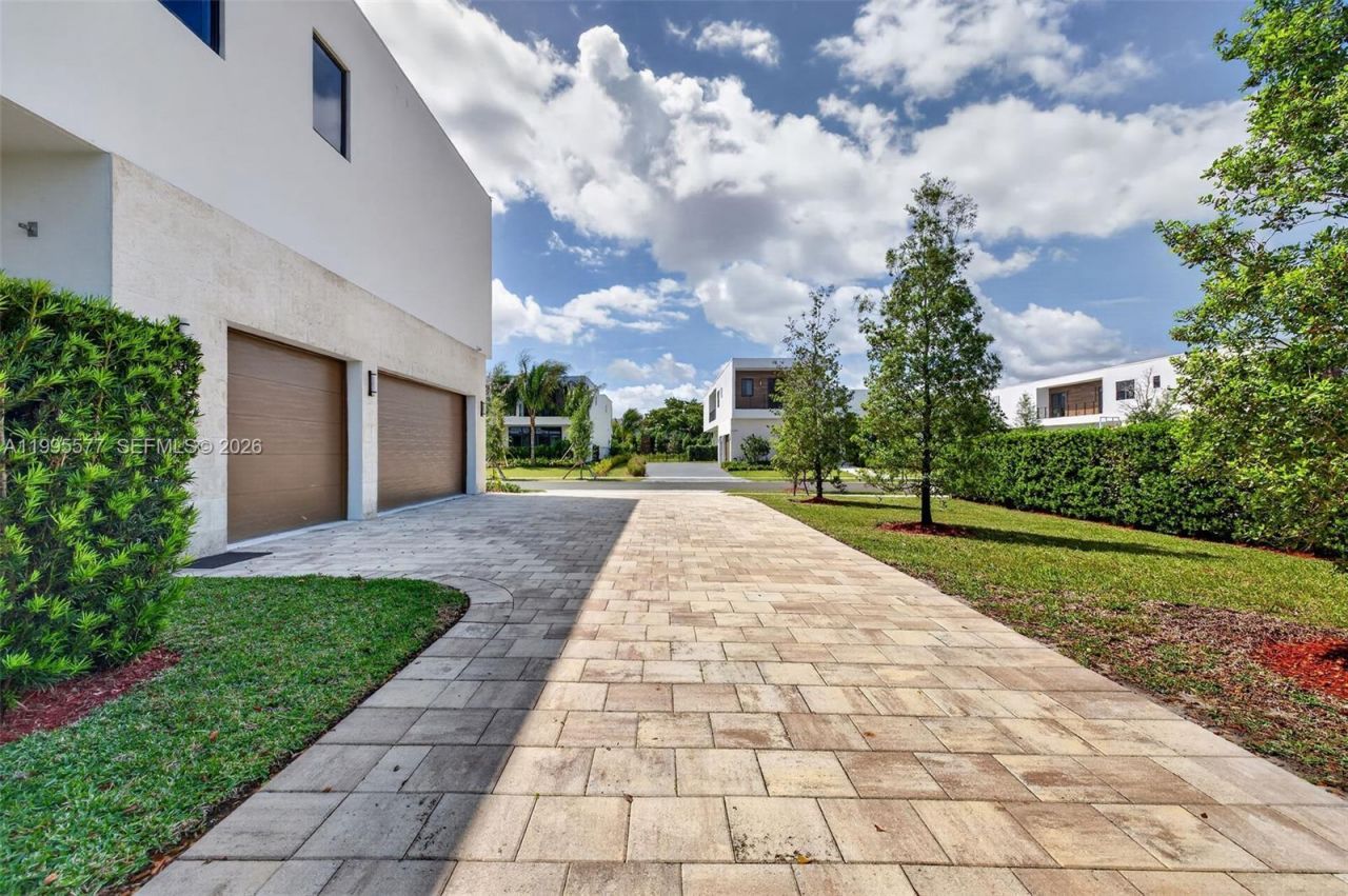 16709 Botaniko Drive North , Weston, FL 33326 Photo