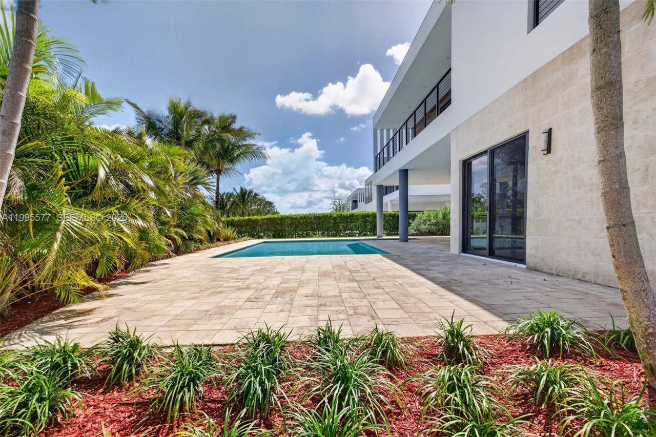 16709 Botaniko Drive North , Weston, FL 33326 Photo