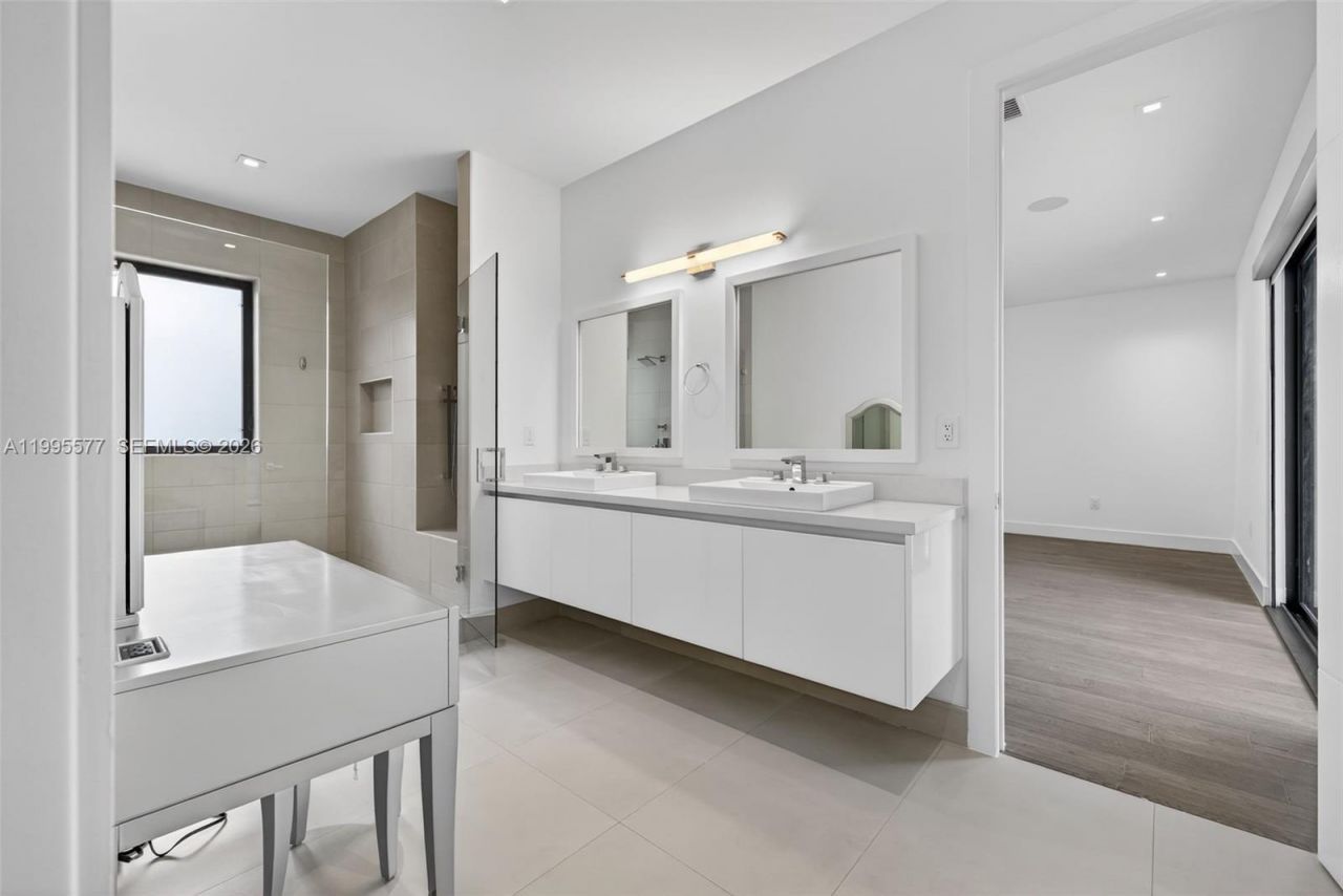 16709 Botaniko Drive North , Weston, FL 33326 Photo