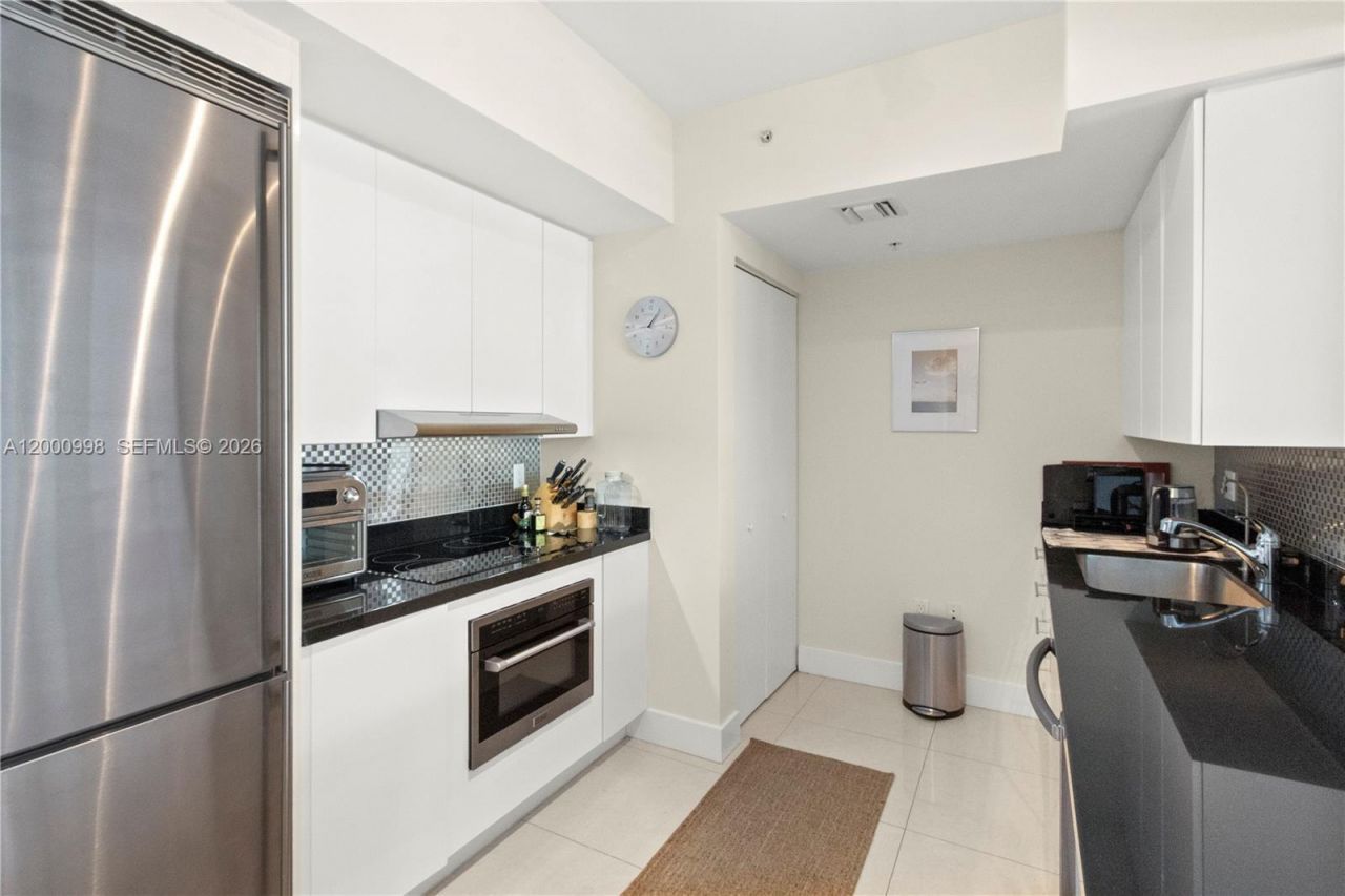 92 SW 3rd St, Unit 1202, Miami, FL 33130 Photo