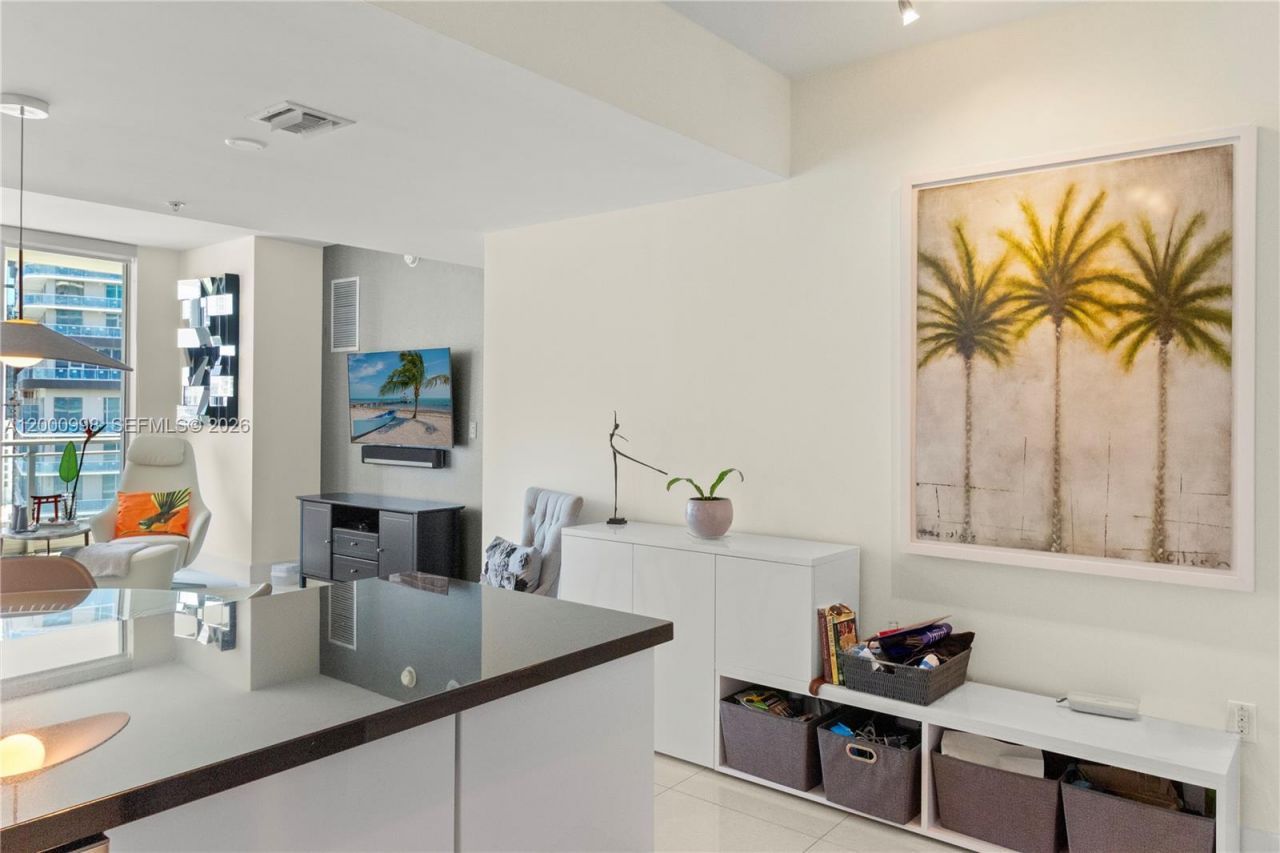 92 SW 3rd St, Unit 1202, Miami, FL 33130 Photo