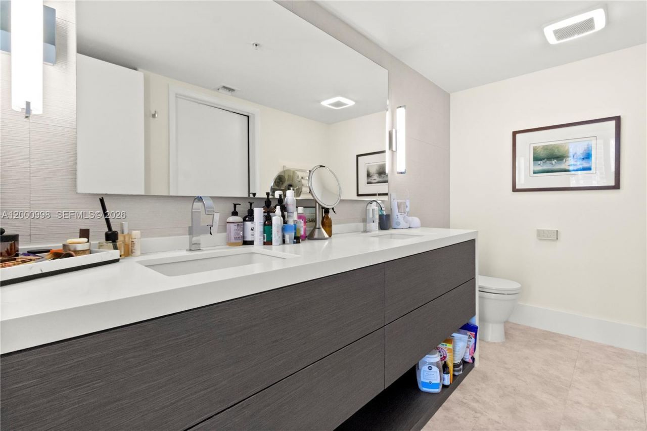 92 SW 3rd St, Unit 1202, Miami, FL 33130 Photo