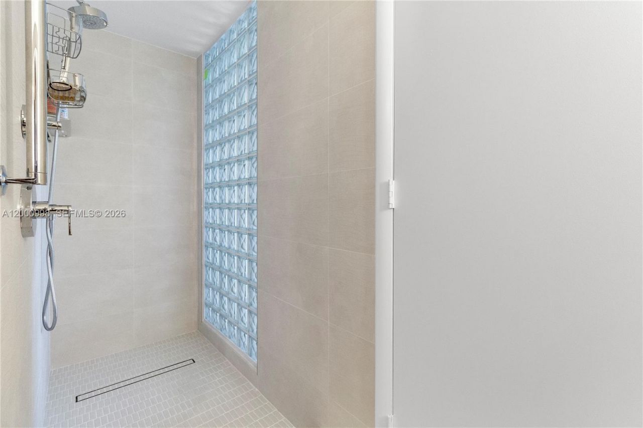 92 SW 3rd St, Unit 1202, Miami, FL 33130 Photo