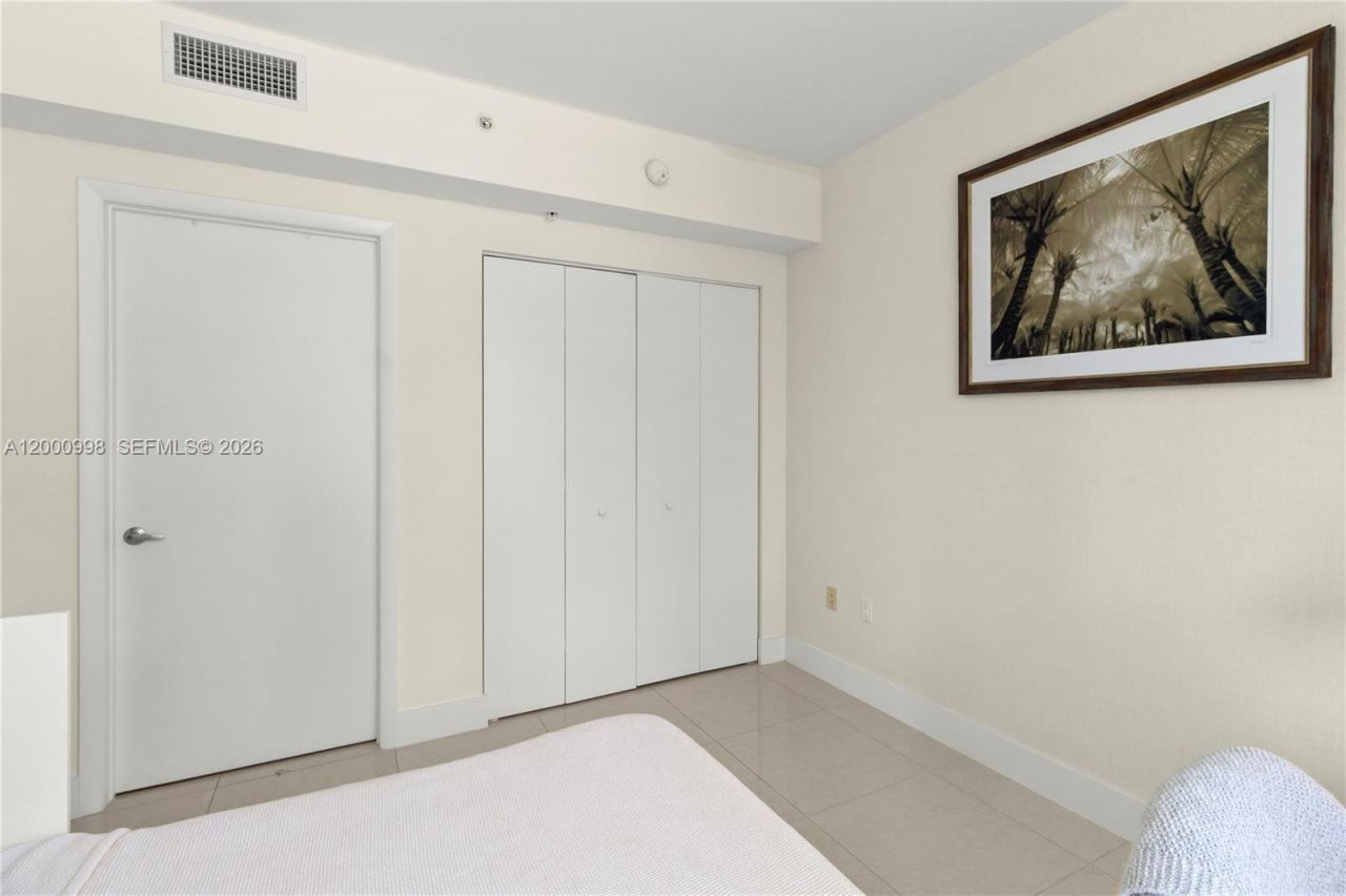 92 SW 3rd St, Unit 1202, Miami, FL 33130 Photo