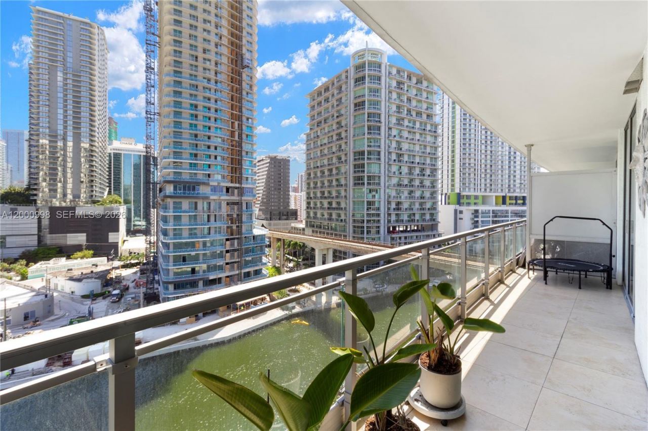 92 SW 3rd St, Unit 1202, Miami, FL 33130 Photo