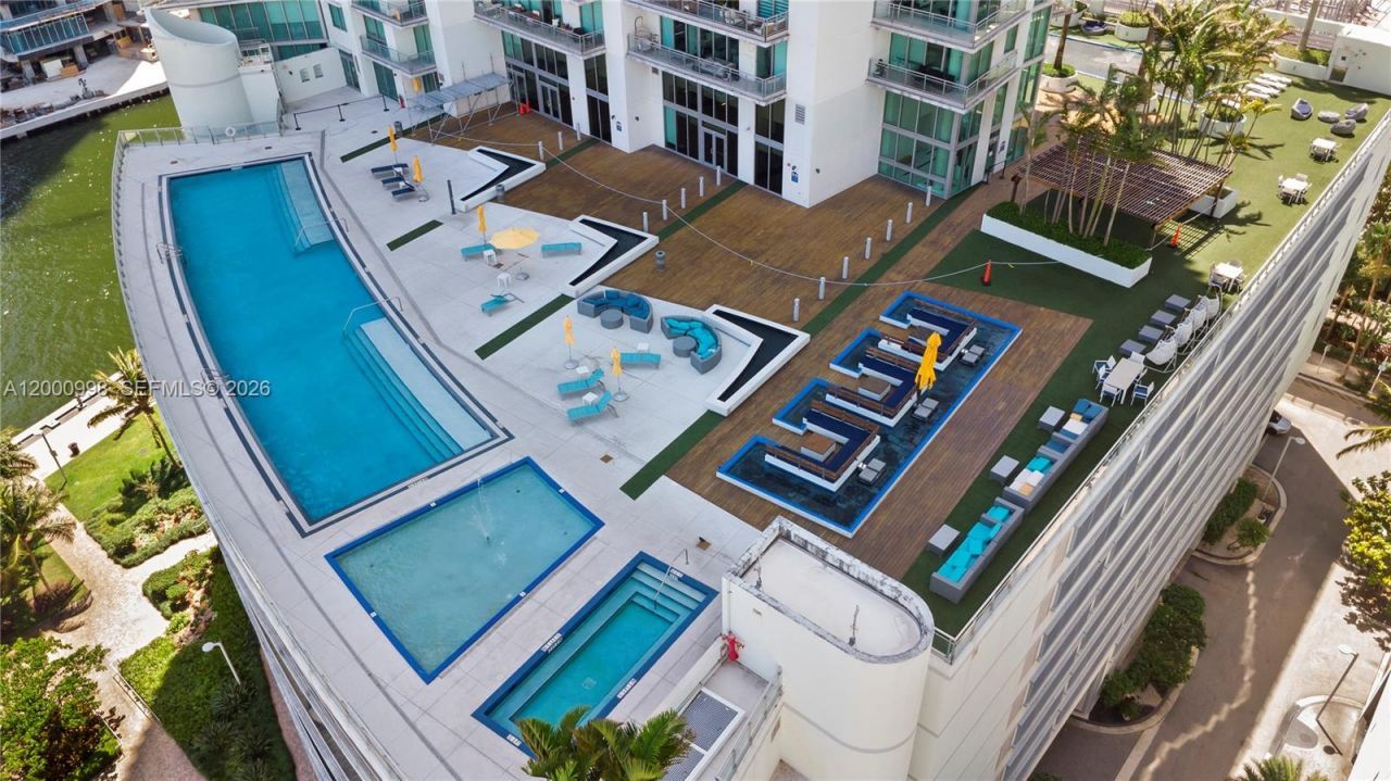 92 SW 3rd St, Unit 1202, Miami, FL 33130 Photo