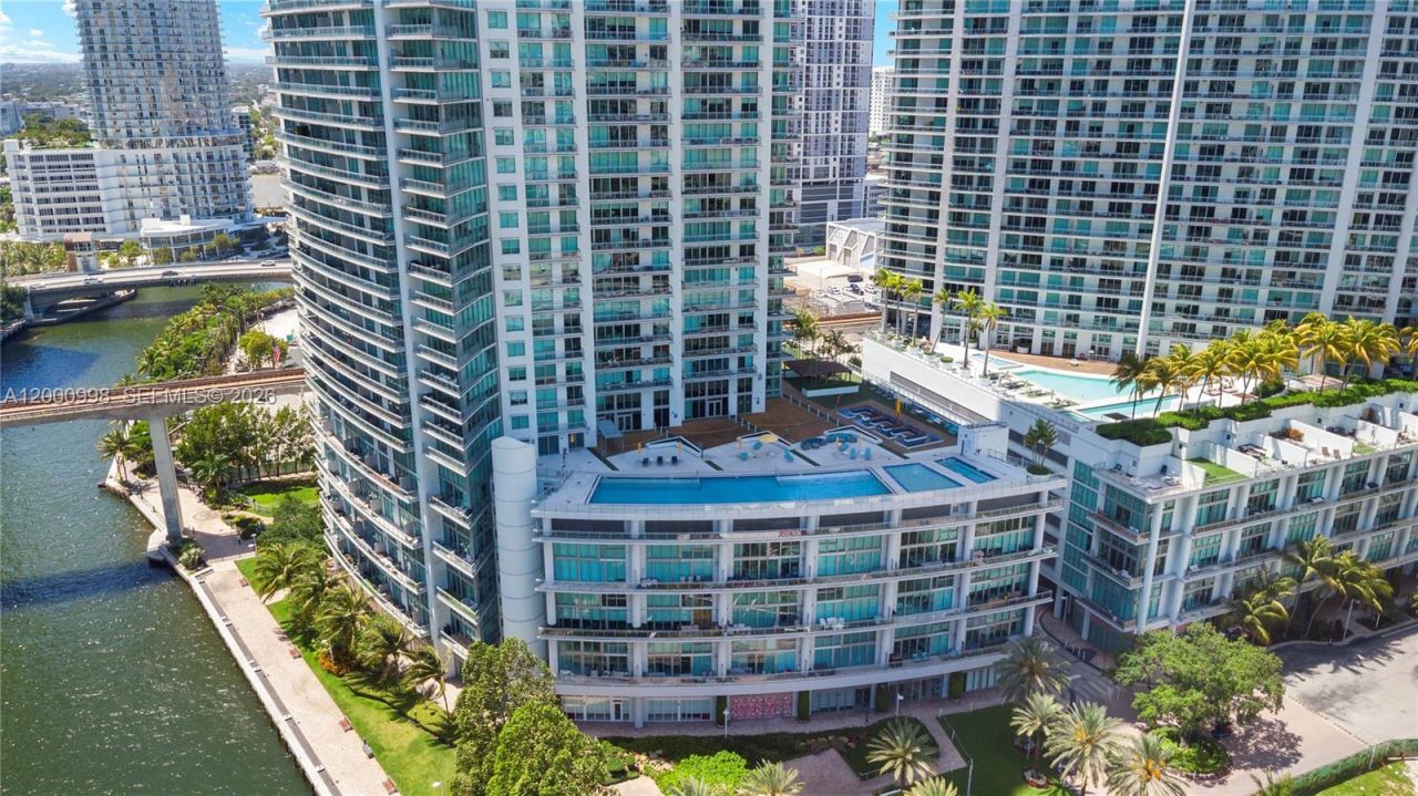 92 SW 3rd St, Unit 1202, Miami, FL 33130 Photo