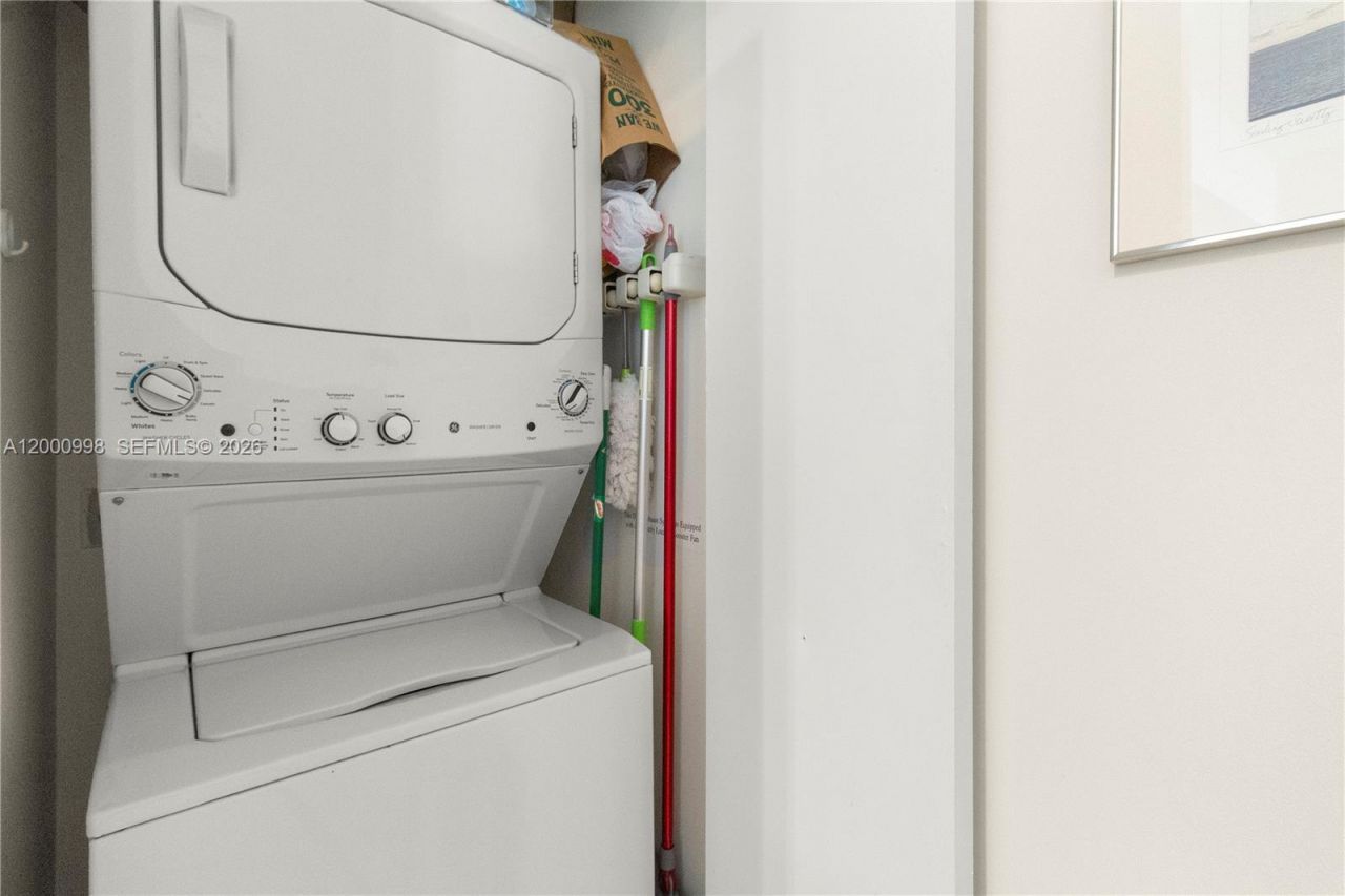 92 SW 3rd St, Unit 1202, Miami, FL 33130 Photo