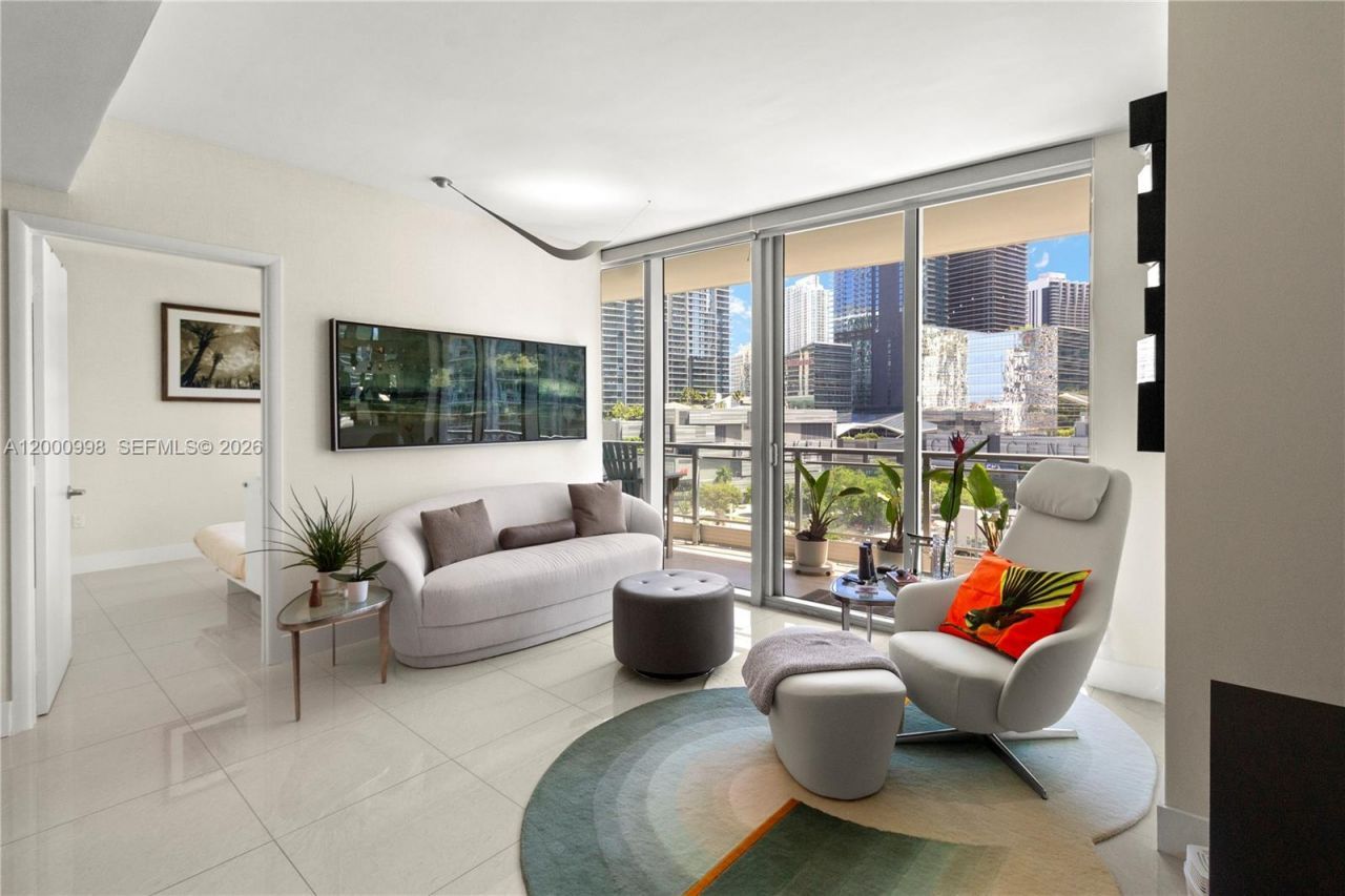 92 SW 3rd St, Unit 1202, Miami, FL 33130 Photo