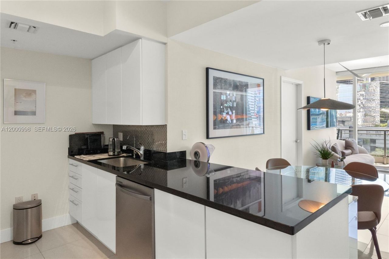 92 SW 3rd St, Unit 1202, Miami, FL 33130 Photo