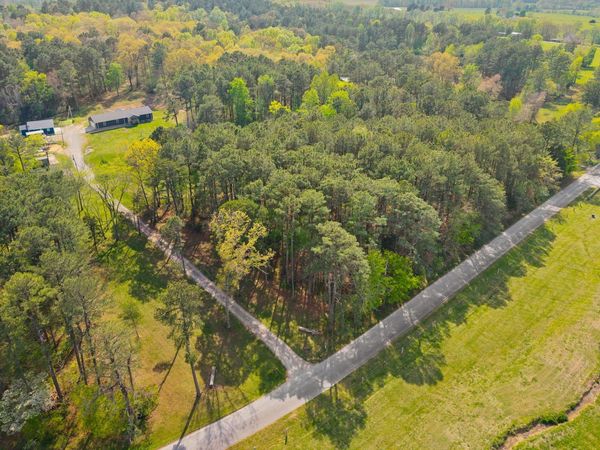 1549 Trace Creek Rd , Mc Ewen, TN 37101