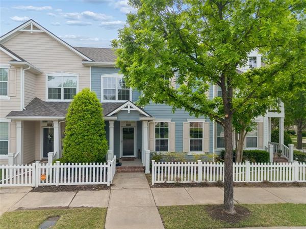 6204 Crescent Street , North Richland Hills, TX 76180