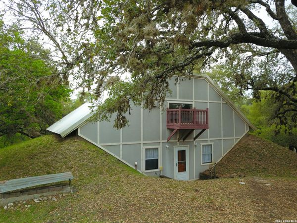 929 Red Bluff Ranch, Pipe Creek, TX 78063