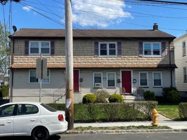 12 Harrison St, Belleville, NJ 07109