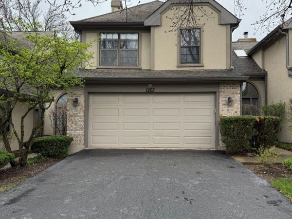 1203 Hobson Oaks Drive , Naperville, IL 60540
