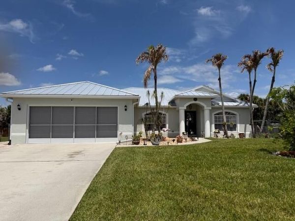 925 SW Worcester Lane, Port St. Lucie, FL 34953