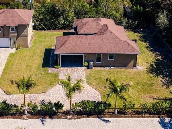 1386 Rosemary LN, NAPLES, FL 34103