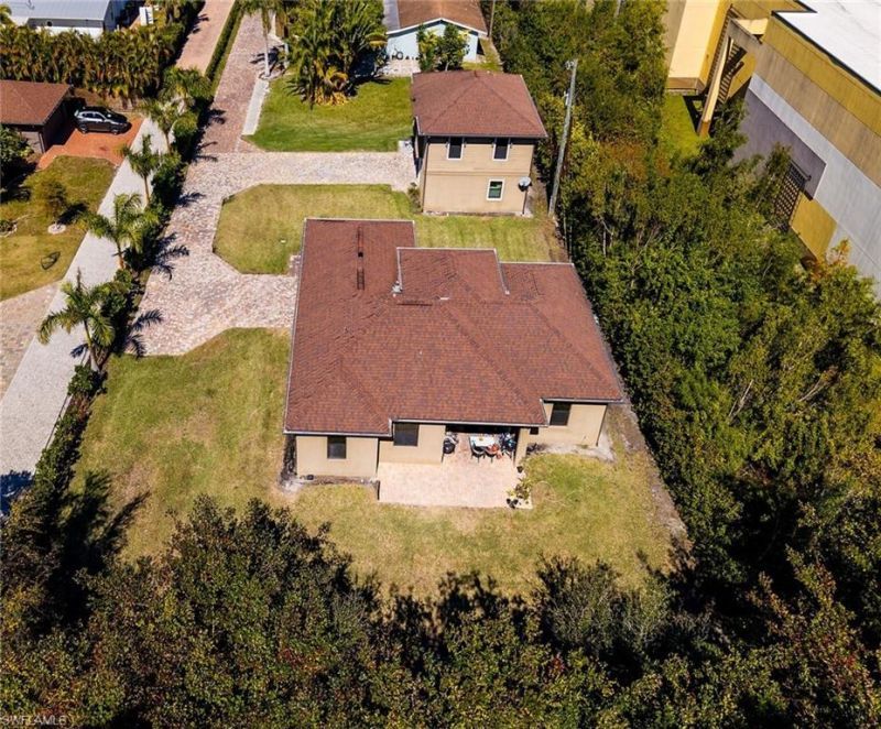 1386 Rosemary Ln, Naples, FL 34103 Photo