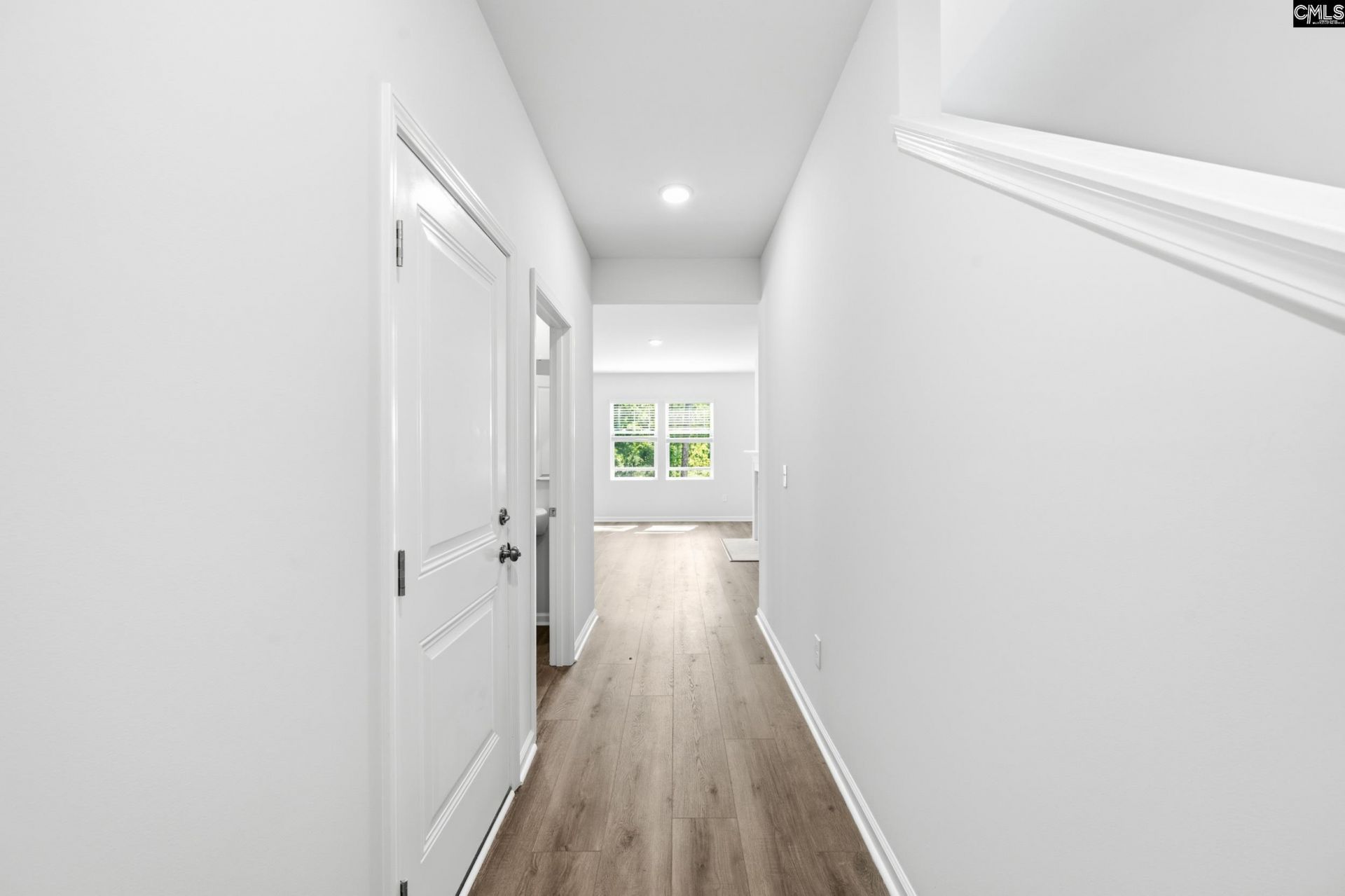 438 Edith Court Photo 5