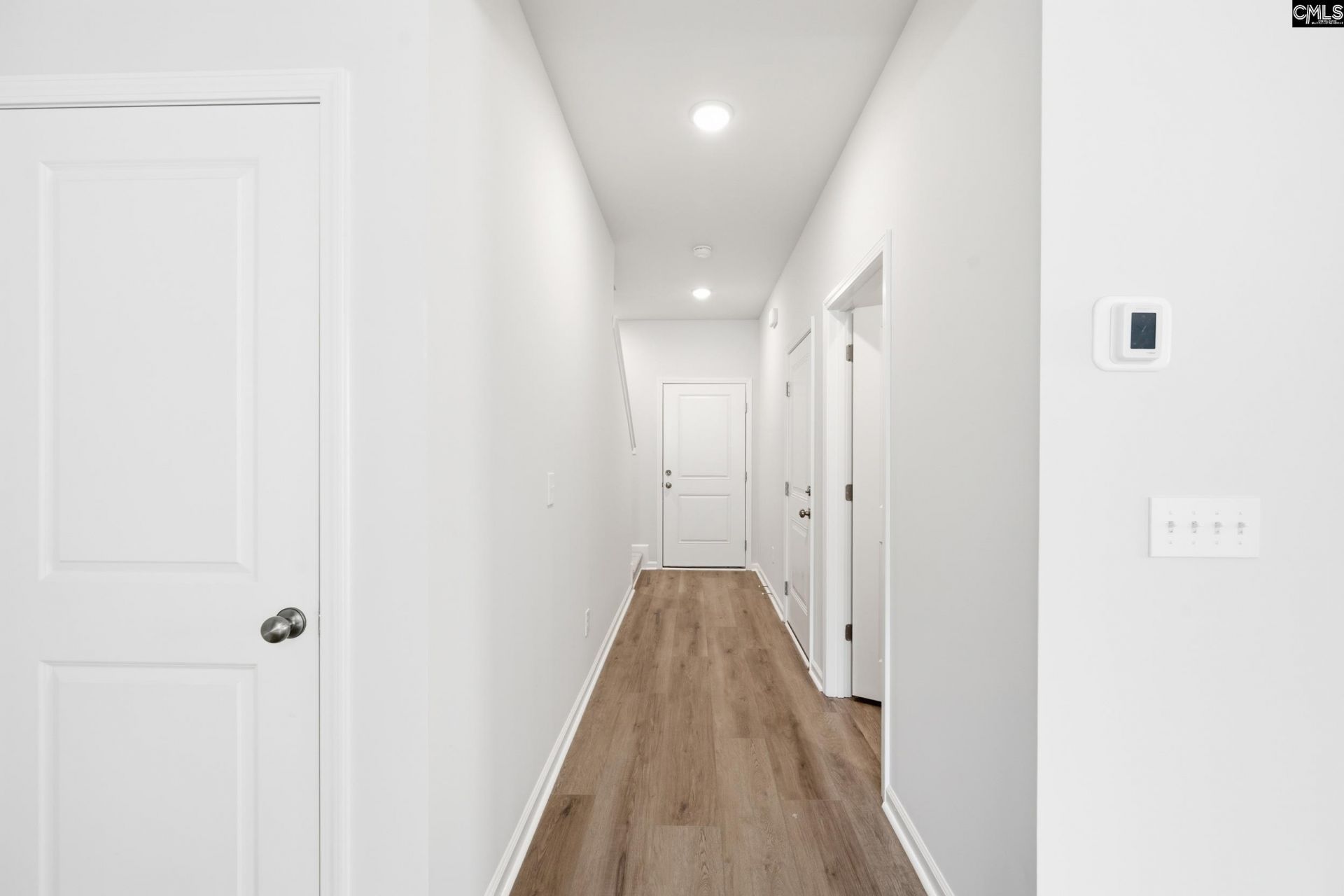 438 Edith Court Photo 6
