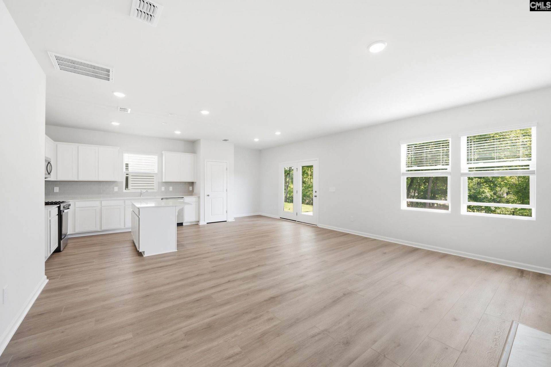 438 Edith Court Photo 7