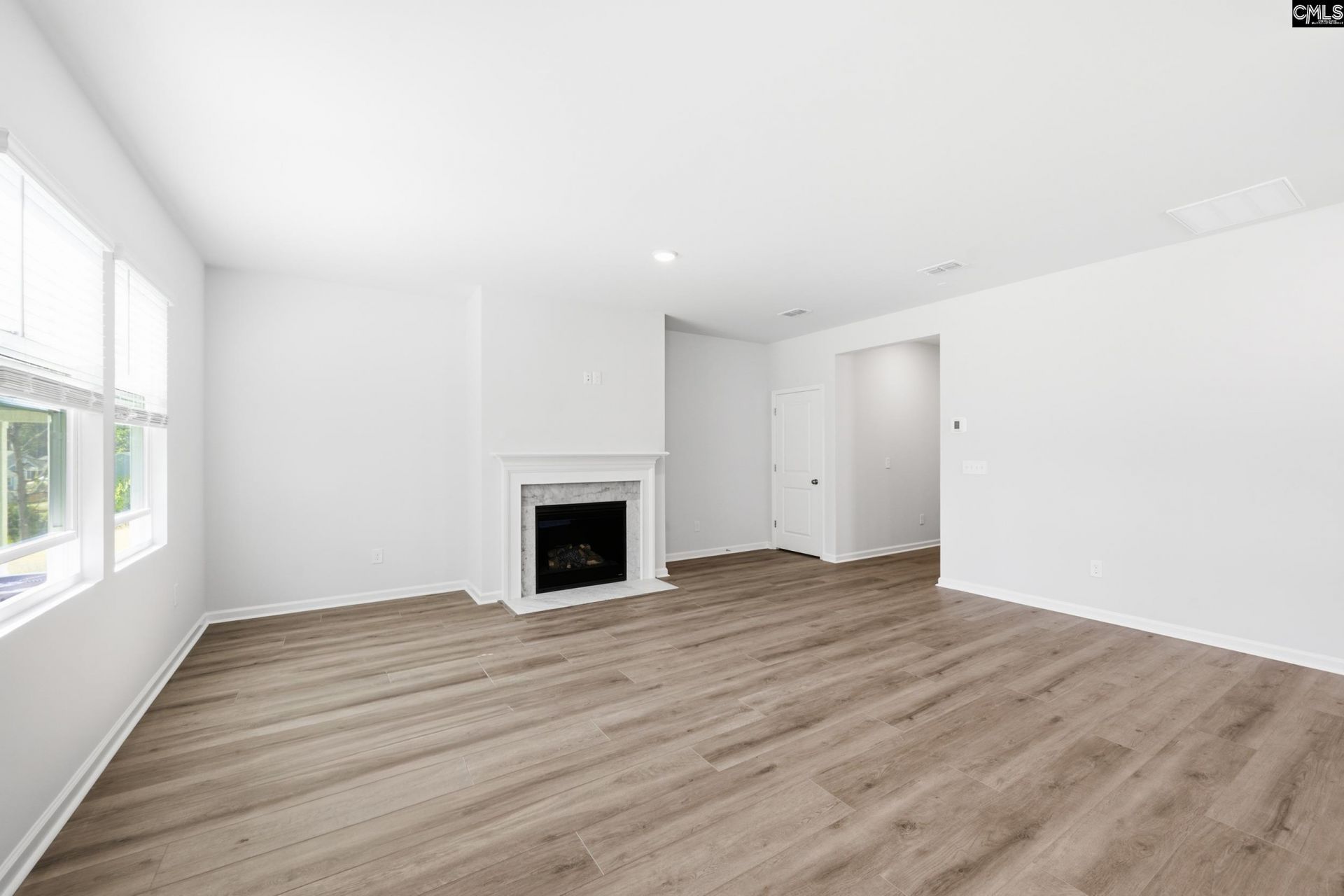 438 Edith Court Photo 8