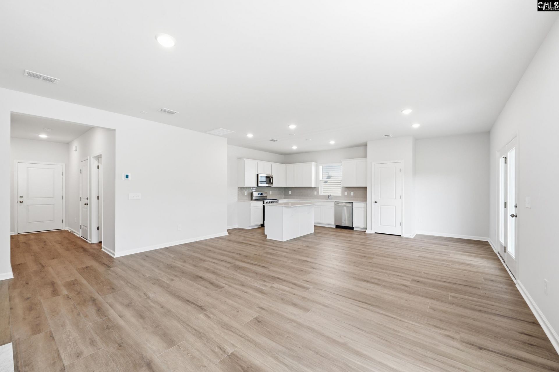 438 Edith Court Photo 9