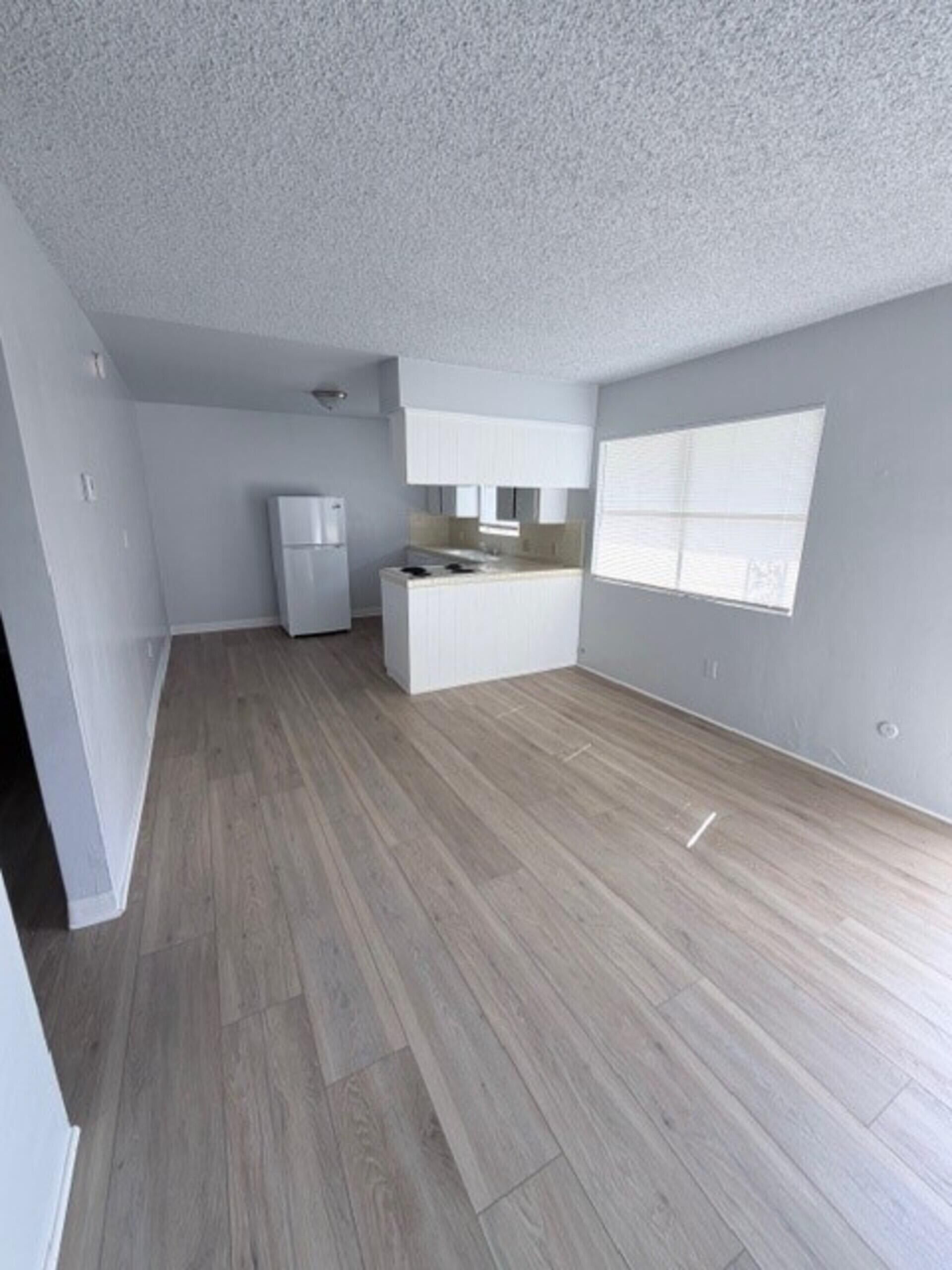 3143 S. H St, Unit 24, Bakersfield, CA 93304 Main Photo